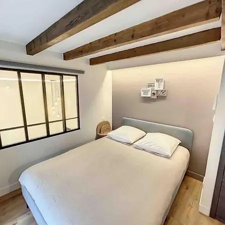 Brp Center, Sixteen-bedroom Luxury House